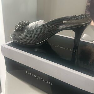 Brand new dressy shoe